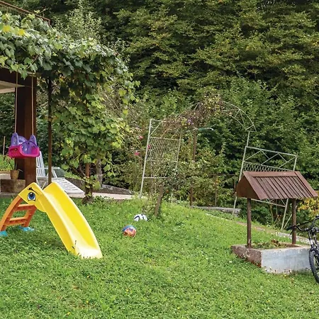 Holiday home Three-bedroom Holiday In Brod na Kupi
