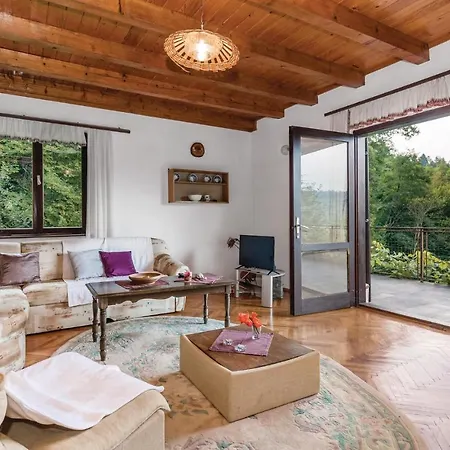 Holiday home Three-bedroom Holiday In